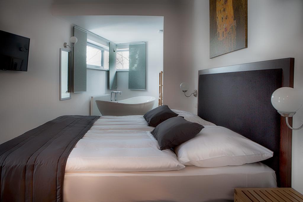 Hotel Koruna Chlumec nad Cidlinou Exteriör bild
